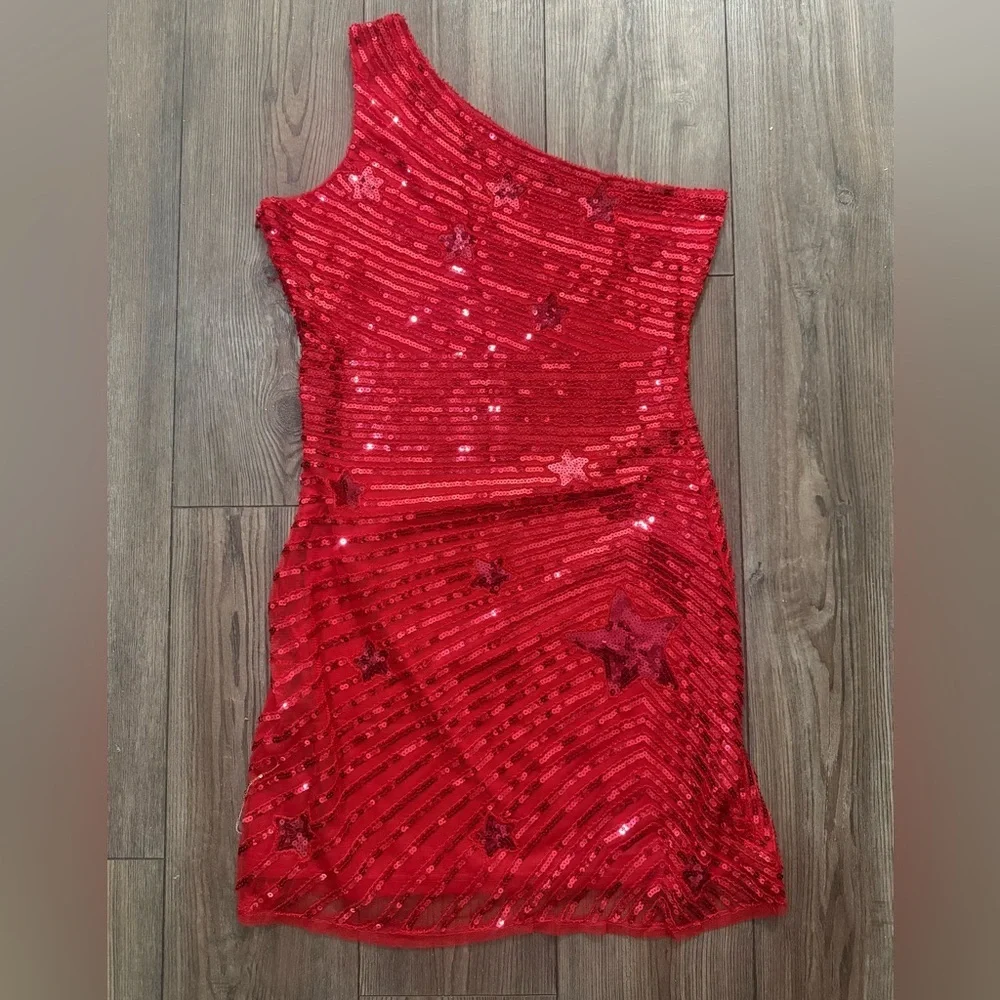 Red Sequin One Shoulder Bodycon Mini Dress Stars Detail Size Large NWOT - Picture 3 of 6